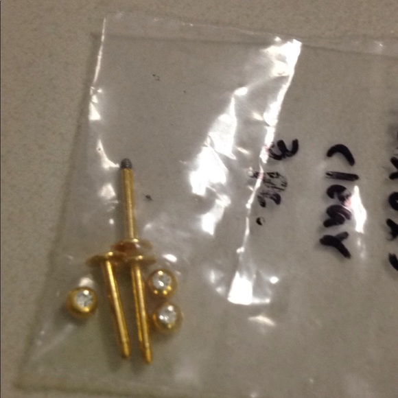 Cartilage earring, 3 piece, new and unworn - Picture 3 of 3